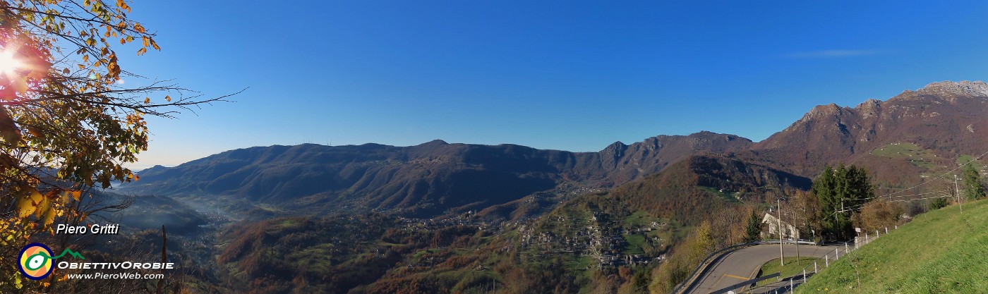 07 Dalla chiesa di Fuipiano vista panoramica sulla Valle Imagna.jpg
